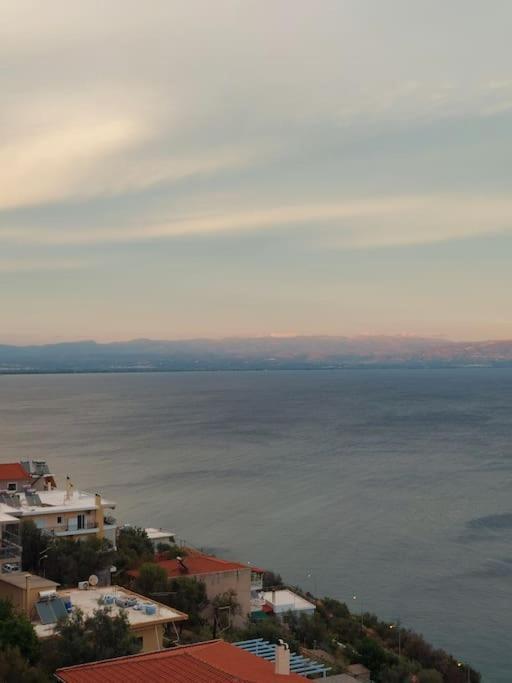 Simply Meraki Gytheian Apt With Panoramic Sea View Gytheio Exteriör bild