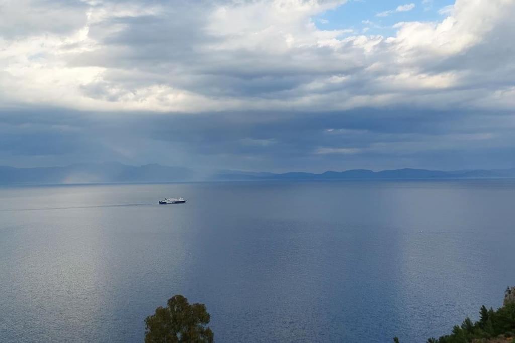 Simply Meraki Gytheian Apt With Panoramic Sea View Gytheio Exteriör bild